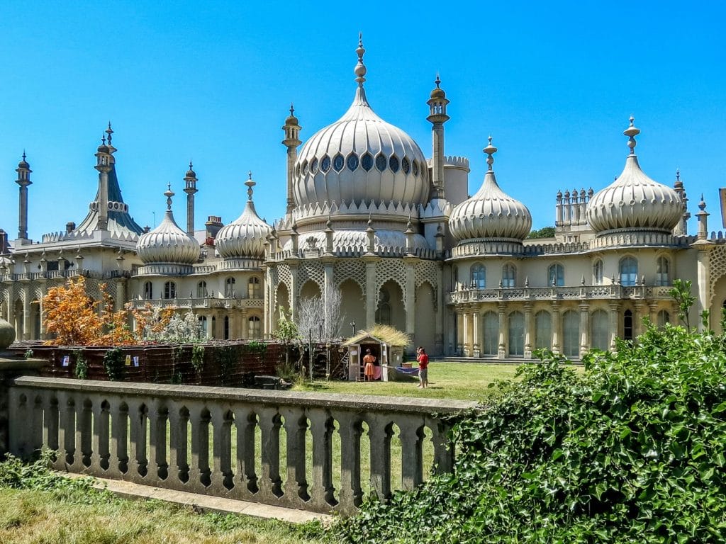 Brighton's royal pavilion and garden.